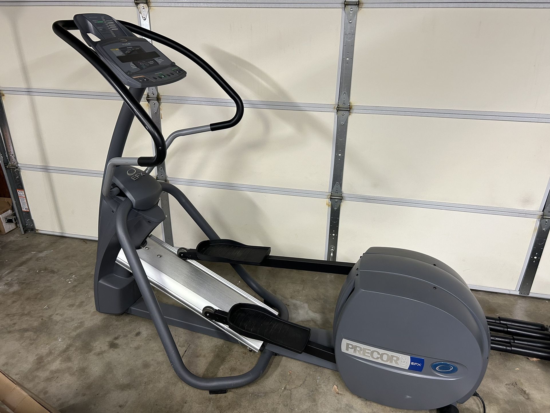 Elliptical Precor EFX 5.23