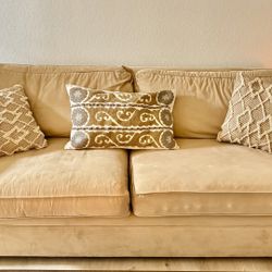Pottery Barn Couch Set With Ottoman 