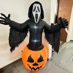 Ghost Face Halloween Inflatable Ghost Face Lives. 6 ft. Tall. New In Box. Never Used SALE SALE $65.00