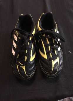 Boys shoes