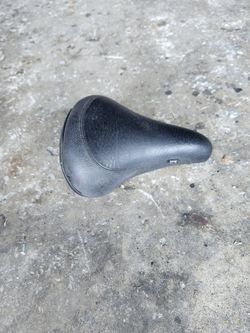 Gt Launch Pad Mid School Bmx Seat 