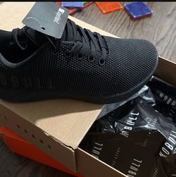 NOBULL SHOES- BRAND NEW  MEN 4 WOMEN 5.5