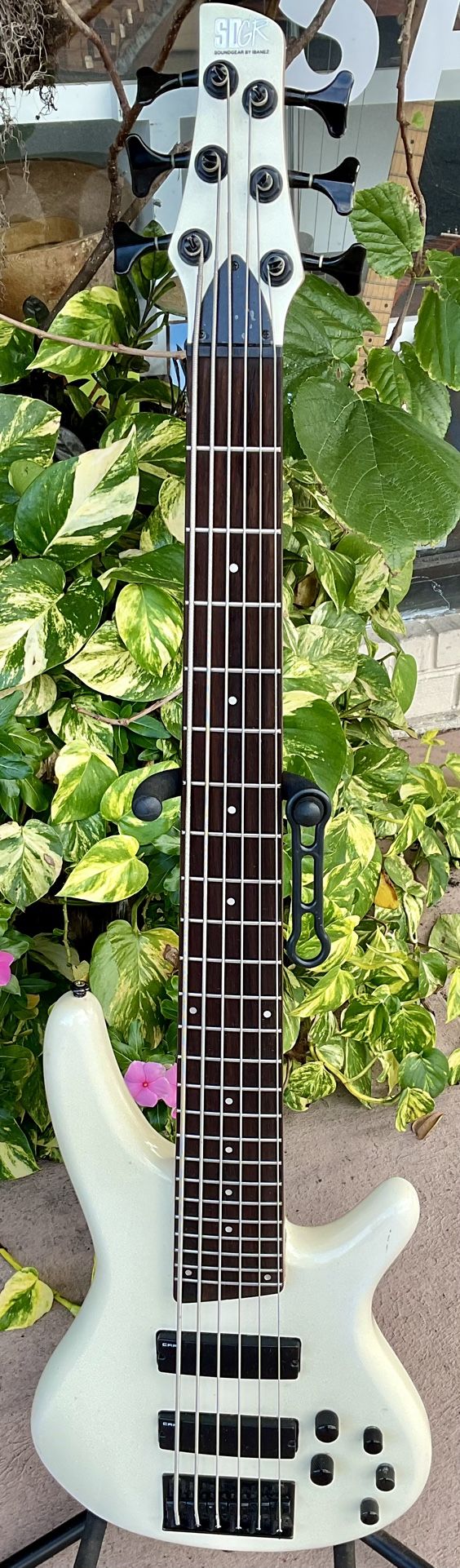 Ibanez Soundgear 6 String Bass Guitar  
