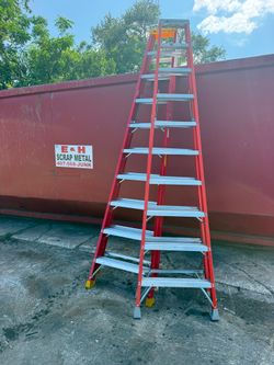 10 ft. Fiberglass Step Ladder