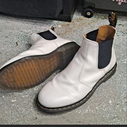 Dr Martens Chelsea Boots 