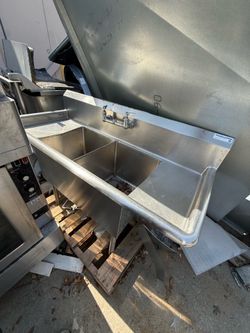 Stainless steel sink