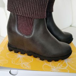 Women's Wedge Boots Dark Grey Yellow Box Size 6.5
