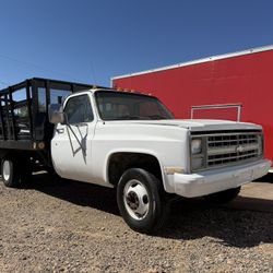 1987 Chevy 350 Dually With Tommy Liftgate