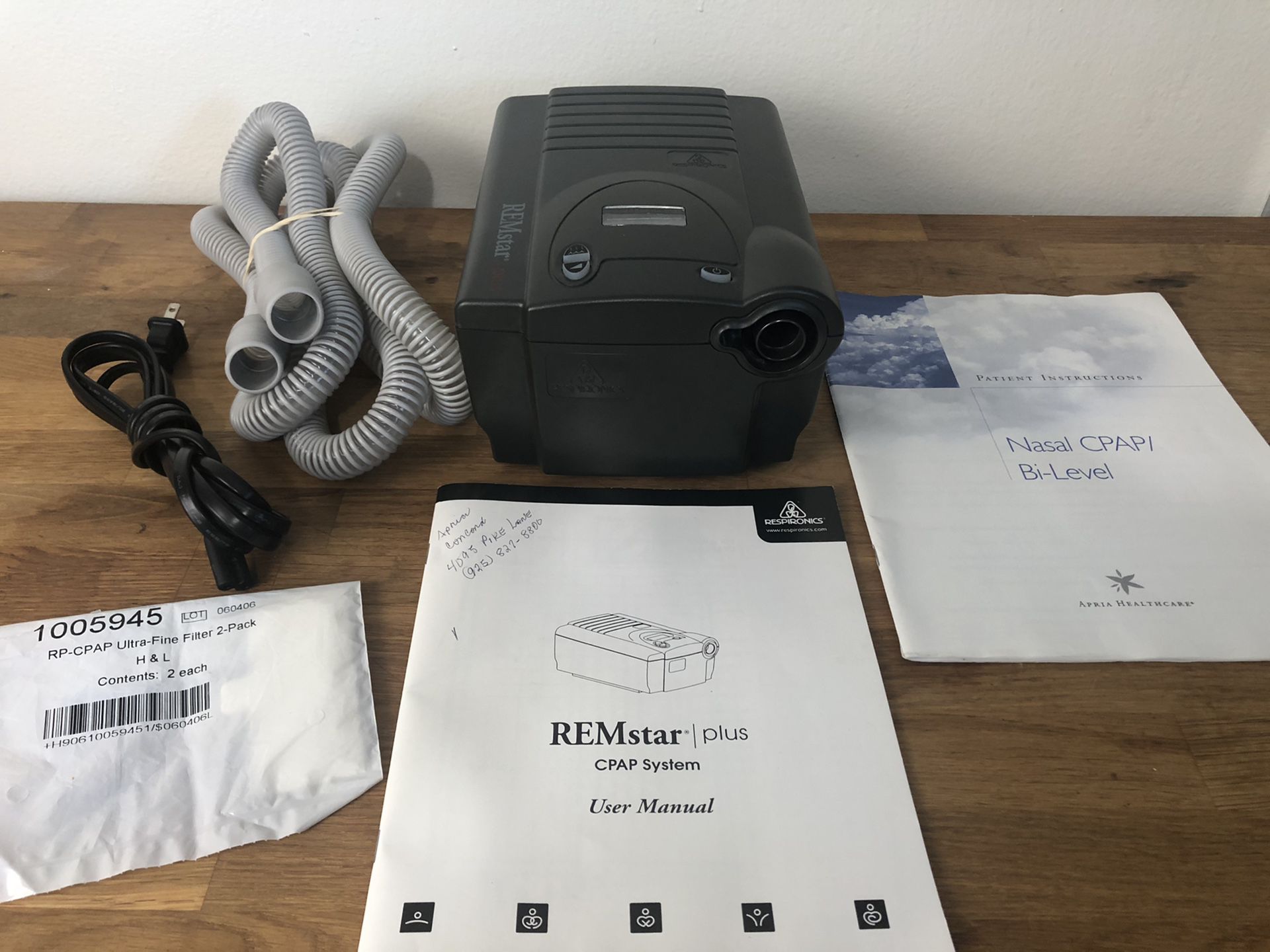Philips Respironics REMstar Plus CPAP Machine Model 1005960 LOW HOURS!