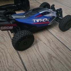 Arrma Typhon  Grom  4x4
