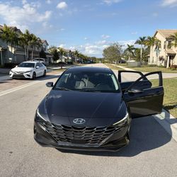 2023 Hyundai Elantra Limited (dark Grey) 