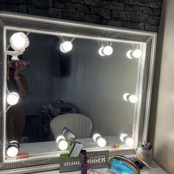 Vanity Mirror With Lights 