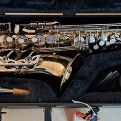 Selmer AS600 Aristocrat Student Model Alto Sax - Clear-Lacquered Brass 