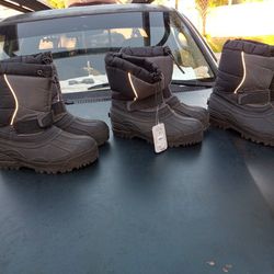 Size 9 Snow Boots