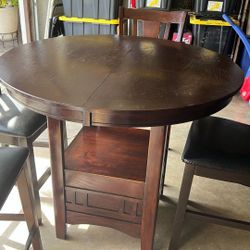 Dinner Table 4 Cheers