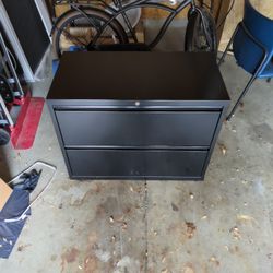  Heavy Duty Filing Cabinet x 2