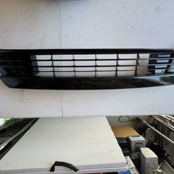 2015 Toyota Prius Front Bumper Grill