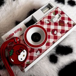 Hello Kitty Disposable Camera