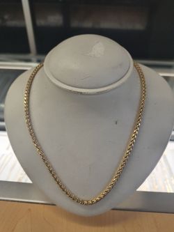 10kgold necklace 16.4 grams 26 Long layaway available 10% Dwon if you interested please make sure you ask for Maribel thank you