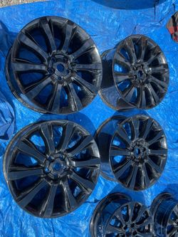 Range Rover  OEM  21 inch wheels gloss black  21 inch 5x120 +49 fully refinished like new ! 1095$ for 4 rims plus tax.  New and used tires options ava