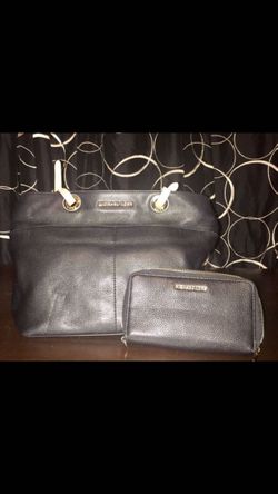 Michael kors purse with wallet