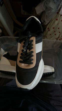 Woman sneakers