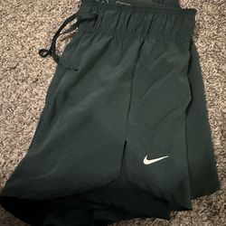 Nike: Women’s Size Small Pro Green 2 In 1 Short