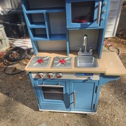 Price Is Firm. Very Cute Kid Craft Children's Playhouse