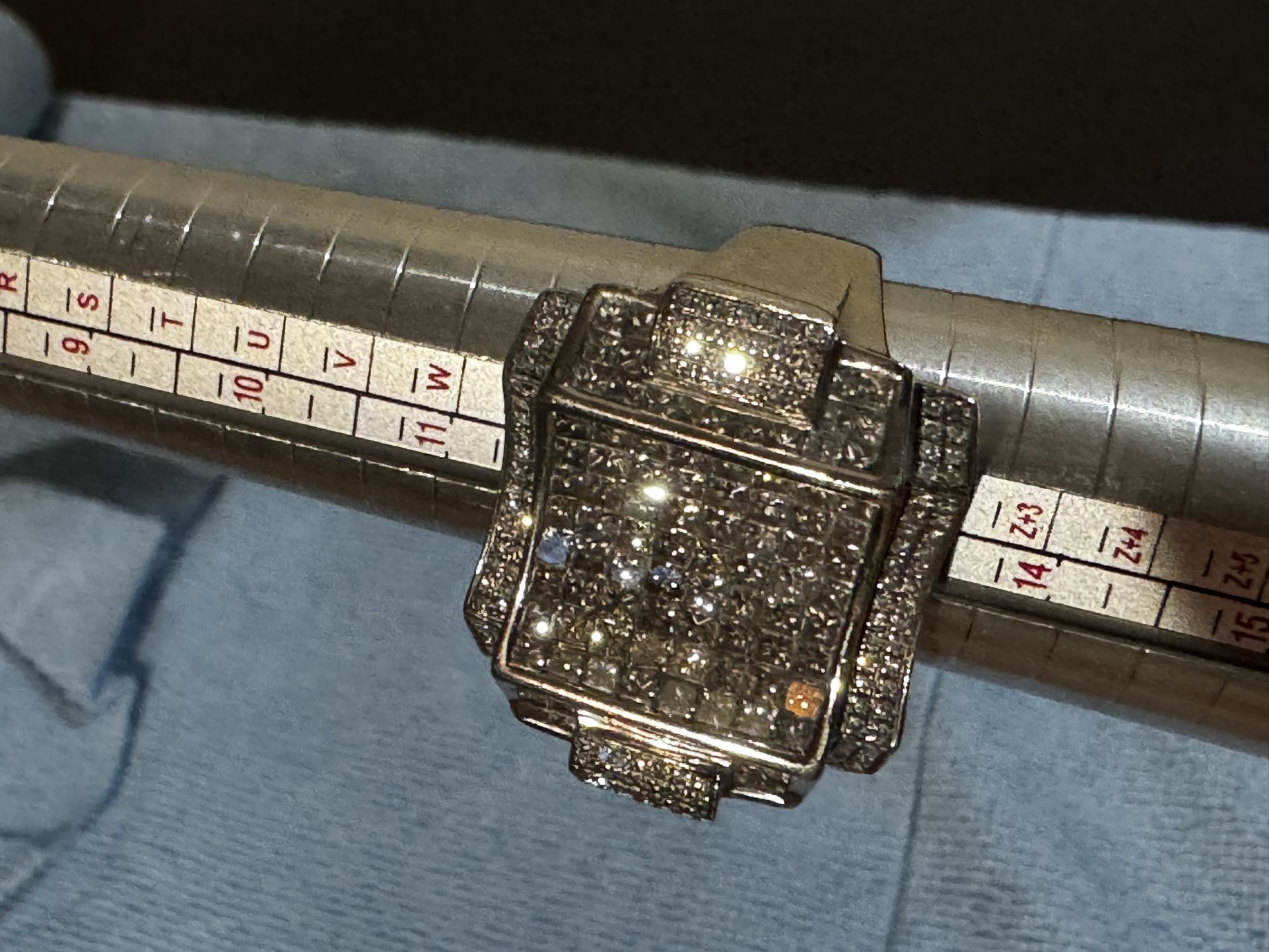 Men’s 14kt Diamond Ring 