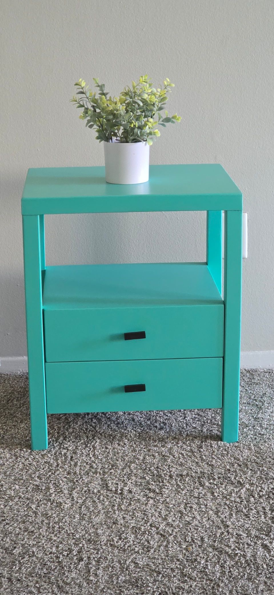 Night stand / Side Table 