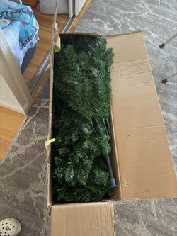 6ft brand new Christmas tree still in box