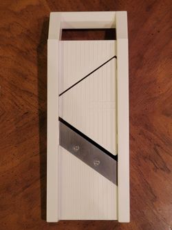 White Plastic Mandoline Slicer