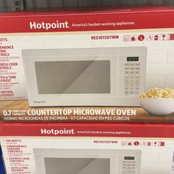 Hot Point Countertop Microwave 