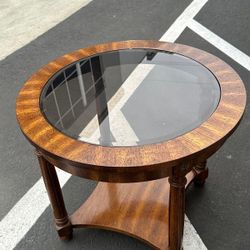Vintage smoked glass round side table / mesa de lado redonda con vidrio obscuro 