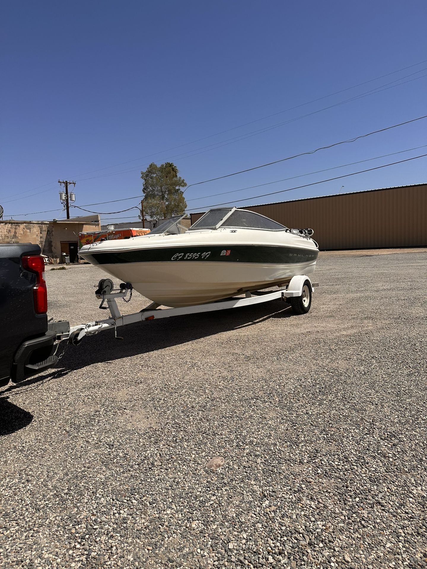 1999 Bayliner Capri V6