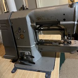 Singer: Bar Tacking Industrial Sewing Machine 