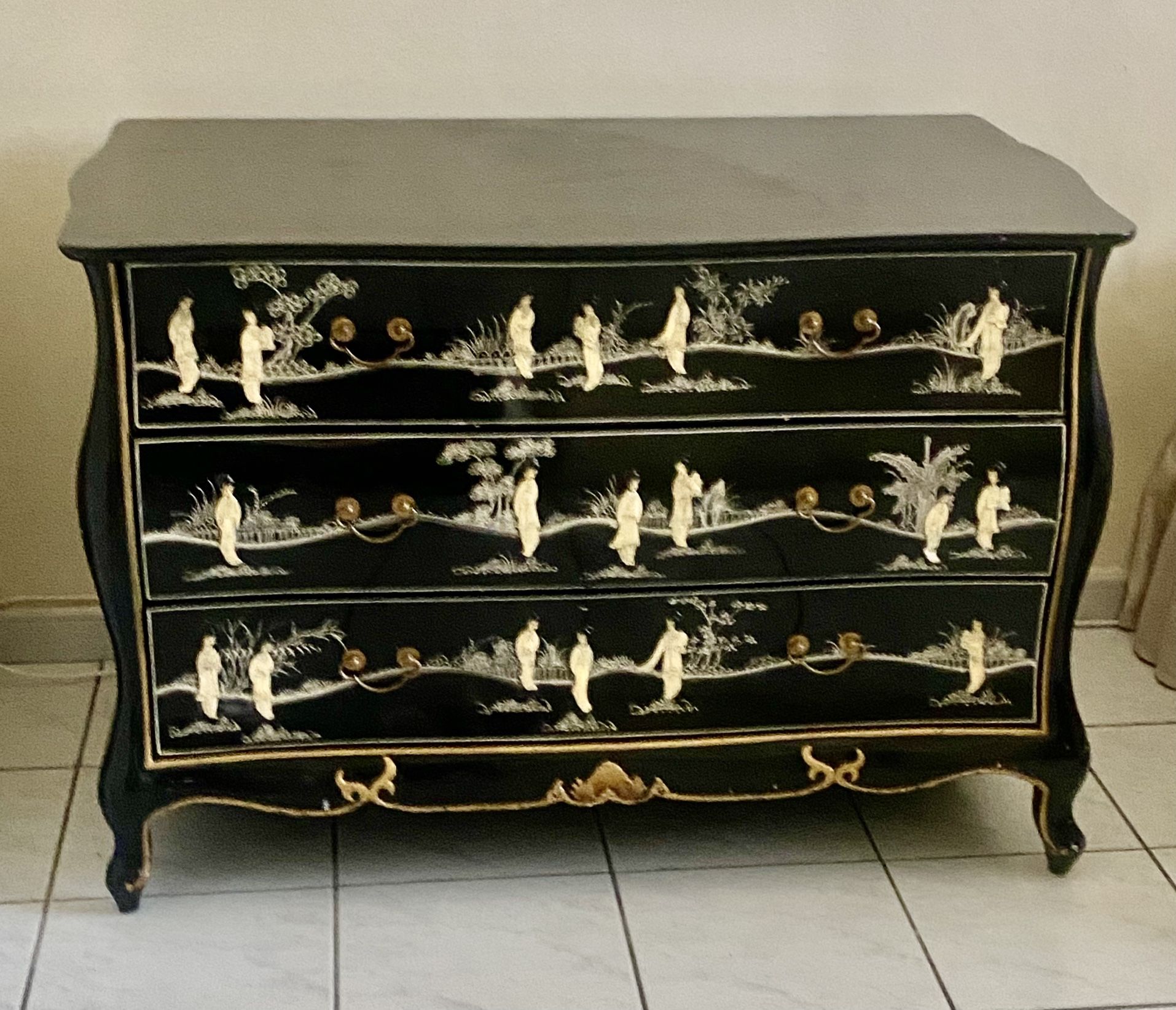 Great Chest Of Drawers W Ivory Details Very Pretty 