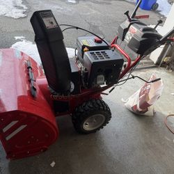 Snowblower 33” Troy-Bilt Works