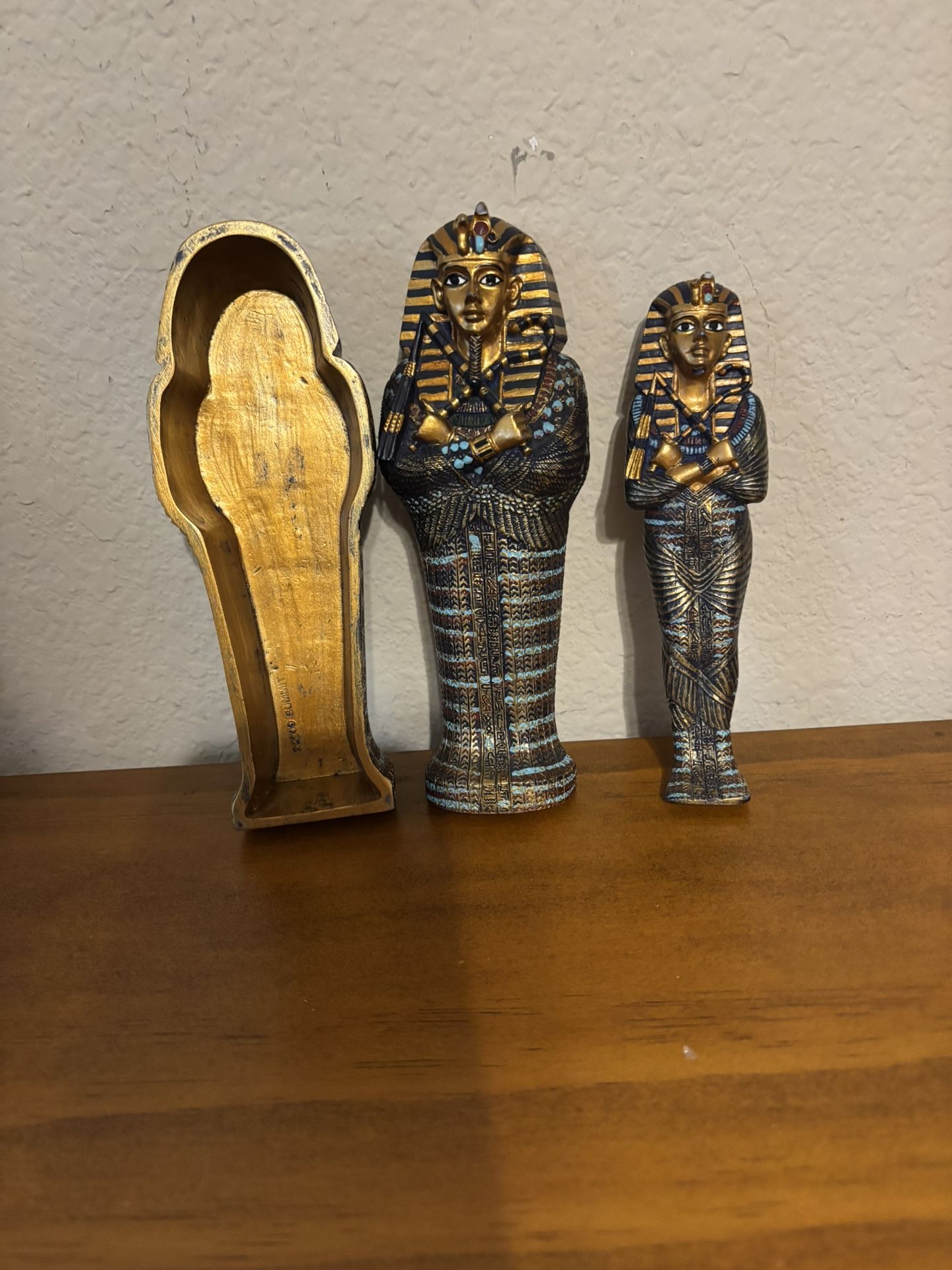 Tut Replica