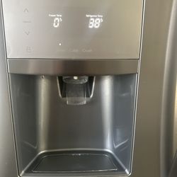 Fridge With Ice Maker