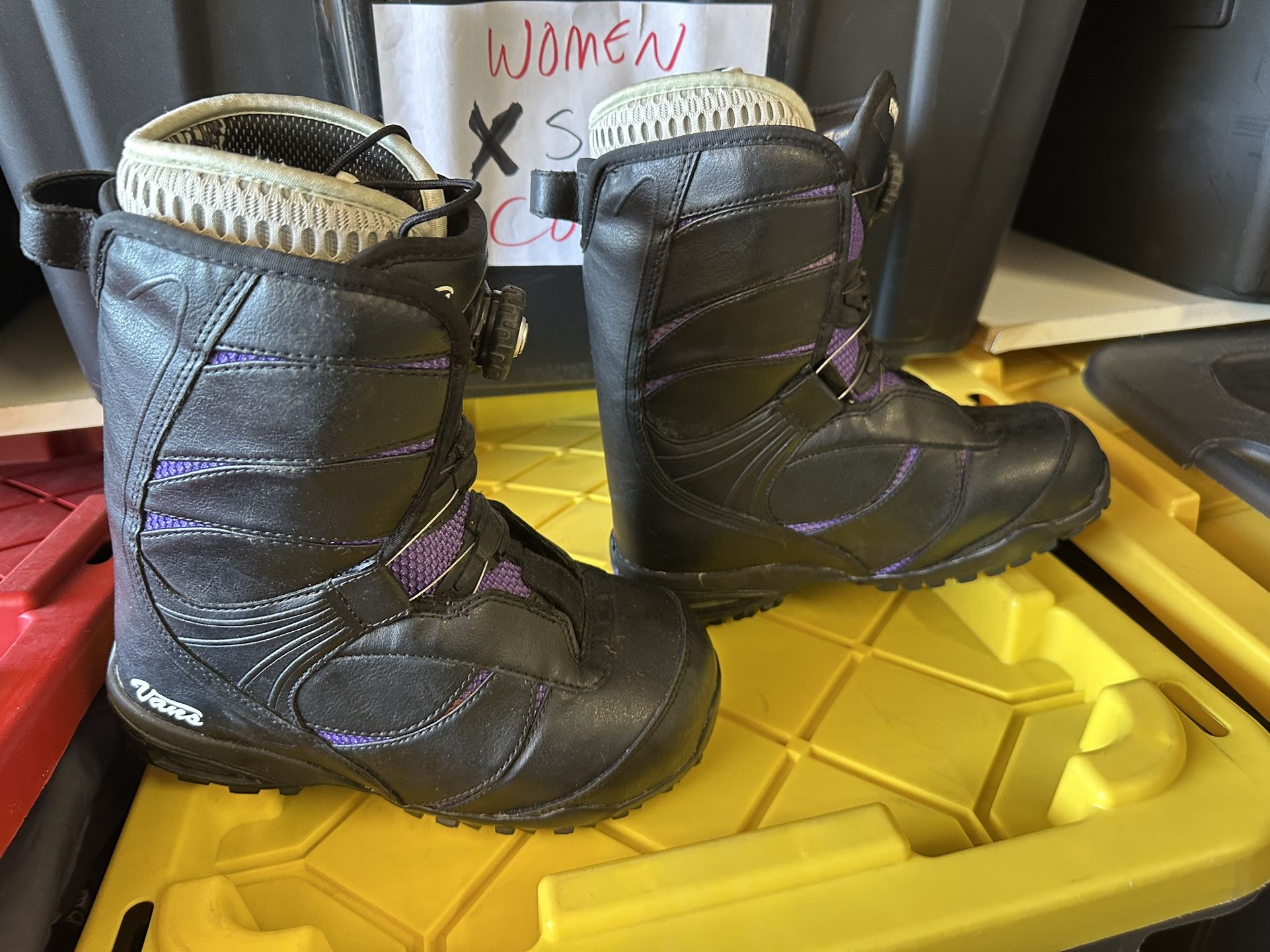 Vans Omni Boa women’s Snowboard Boots Size 7/7.5-also sell snowboards/goggles/helmets/glove/peanut/coat/ski mask