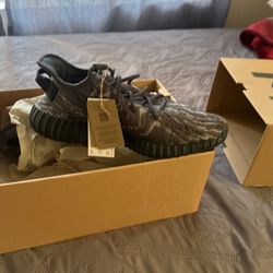 Yeezy350 V2