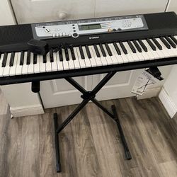 Yamaha Portable Keyboard 61 Key With Bench Included And A New Stand. $130 Firm On Price