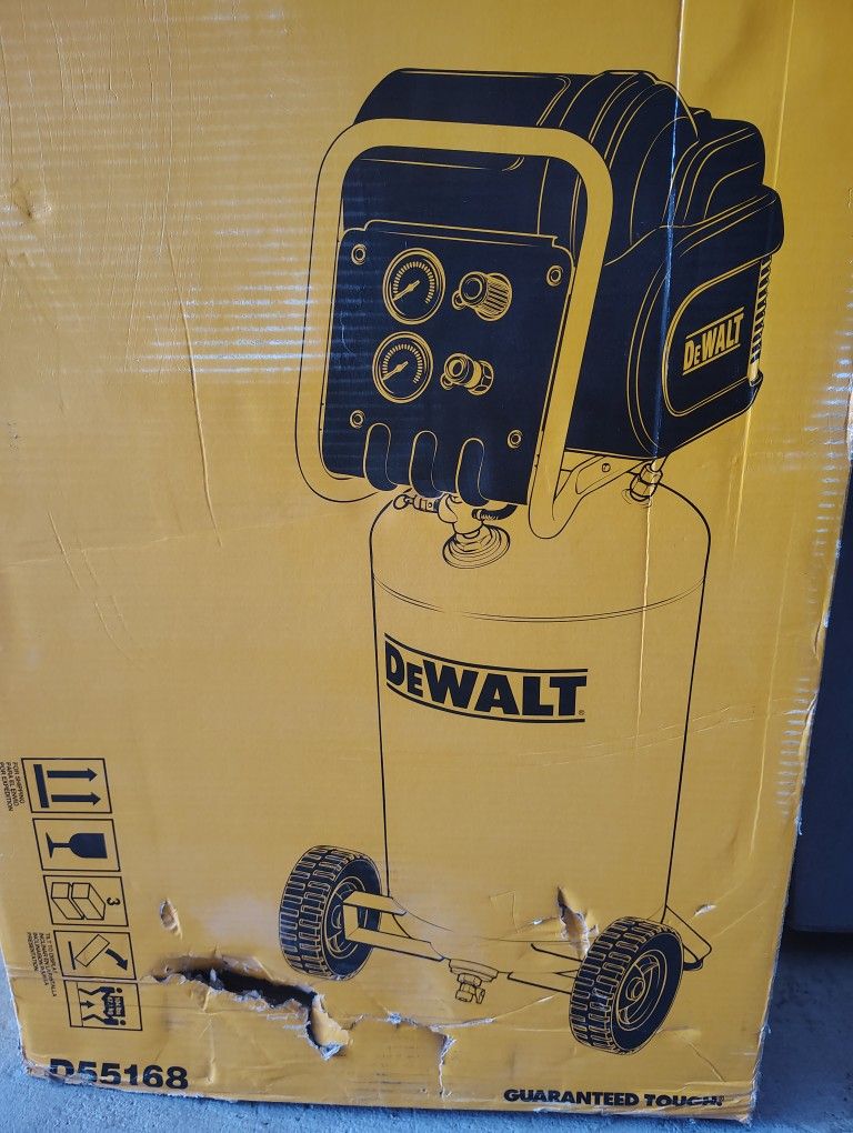 NEW DeWalt 15 Gallon Portable Electric Air Compressor 1.6 HP Electric Engine 225 PSI
