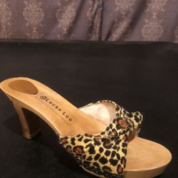 Lucky Lou Wooden Tiki Heels (Original) Size 9