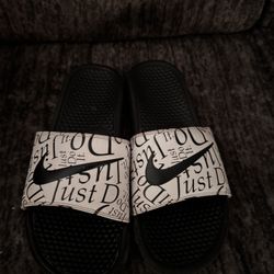 Men’s Size 11 Nike slides 