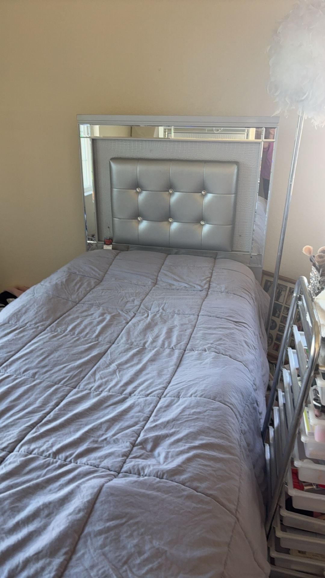 Light Up Silver Bed With Mattress Twin Size And Dresser 
