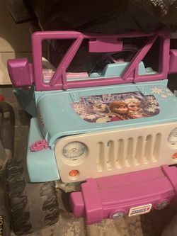 Girls Frozen battery powered Jeep wrangler (great condition)