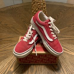 I old Skool Vans W/ Box Size 2.5Y