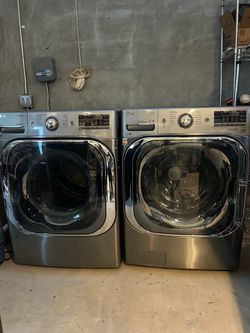 LG Mega-Capacity Washer & Gas Dryer Set, Graphite Steel,